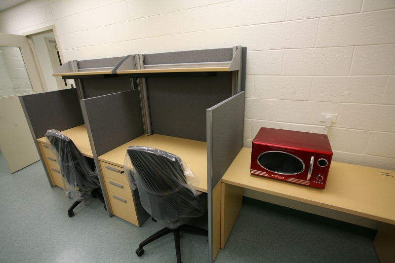 Lehigh University Vicic Lab - New lab, desks and microwave
